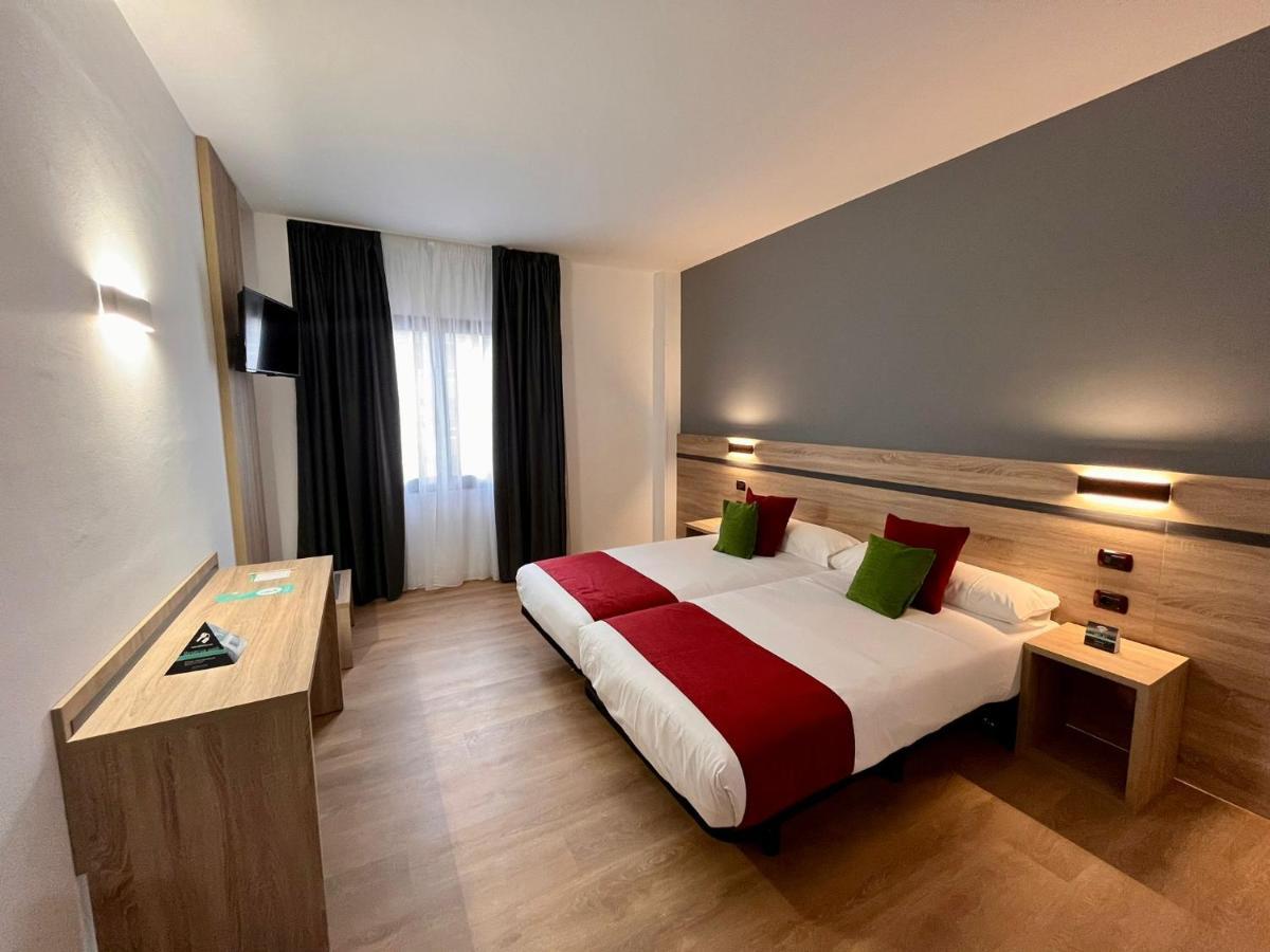 Hotel Alda Malvasia Haro Extérieur photo