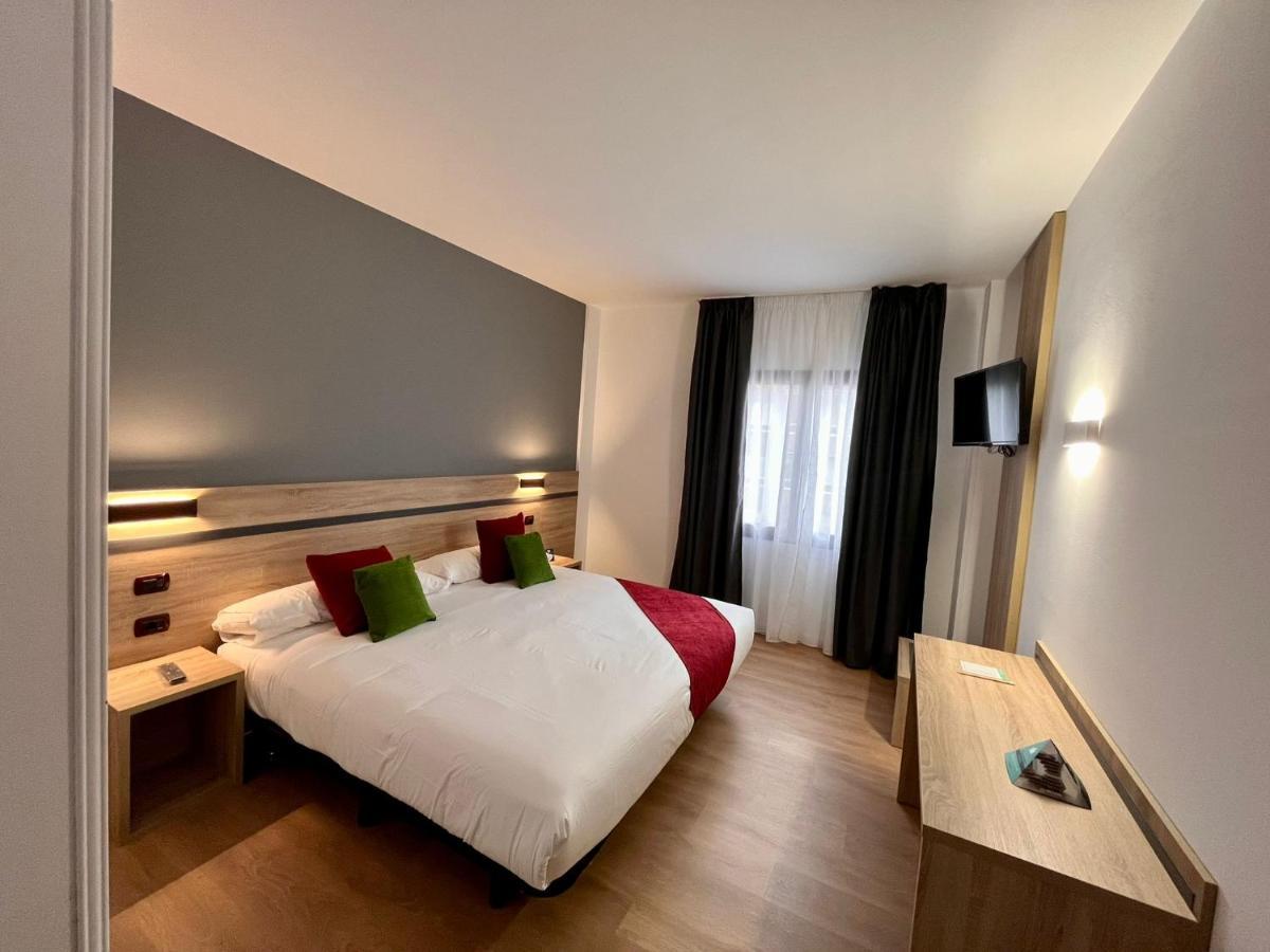 Hotel Alda Malvasia Haro Extérieur photo