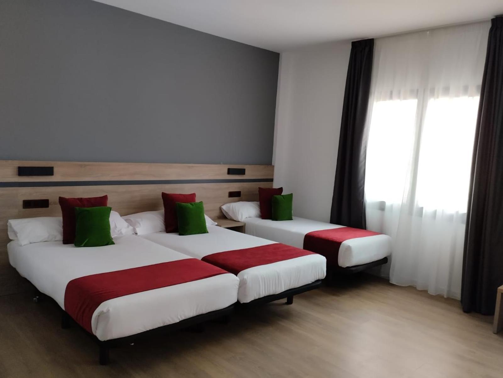 Hotel Alda Malvasia Haro Extérieur photo