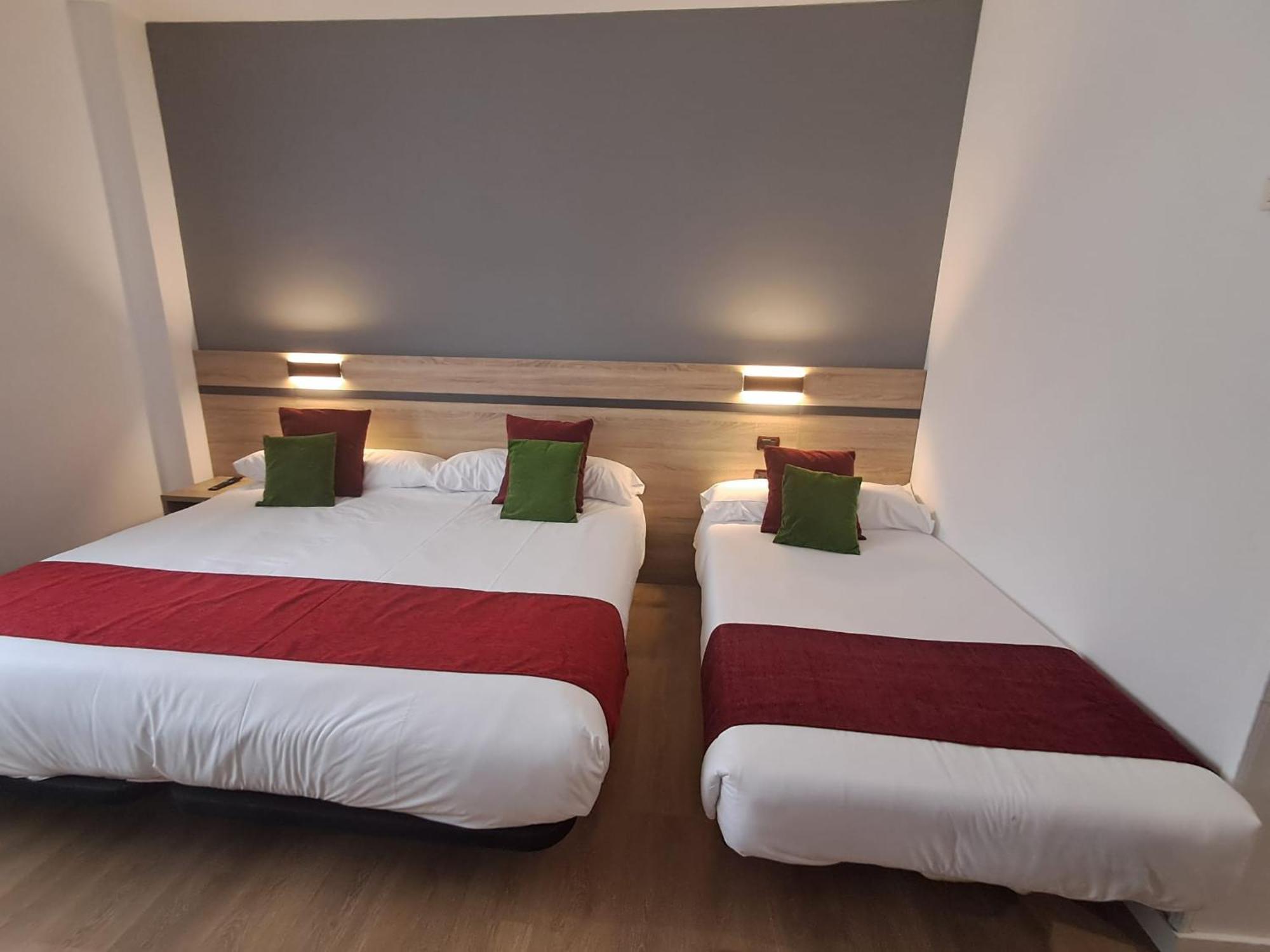 Hotel Alda Malvasia Haro Extérieur photo
